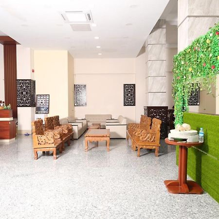 H Plus Hotel Yangon Exterior photo