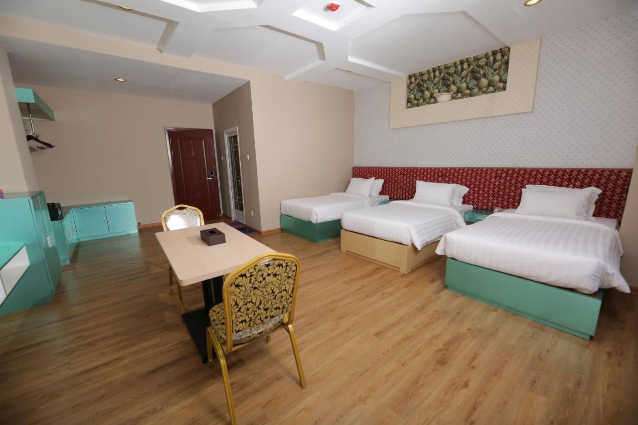 H Plus Hotel Yangon Exterior photo
