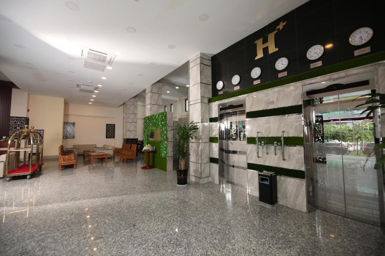 H Plus Hotel Yangon Exterior photo